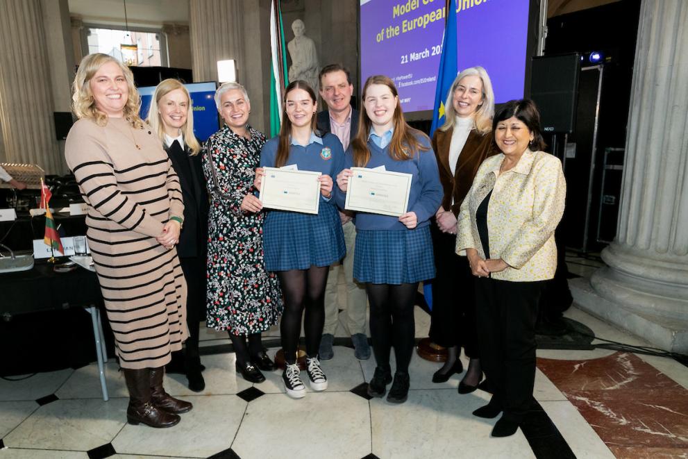 Left to right: Noelle O'Connell, EMI; Martina Fitzgerald; Maria Walsh MEP; Maeve Murtagh; Seán Murphy, ESB; Shauna Walsh; Mary McCaughey, Eurofound; Barbara Nolan, Head of the European Commission Representation in Ireland