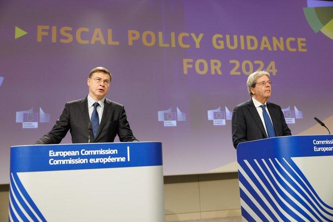 Vice President Dombrovskis and Commission Gentiloni presenting the fiscal policy guidance proposals