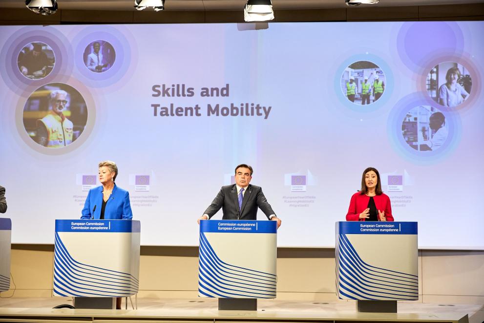 Vice President Margaritis Schinas with Commissioners Ylva Johansson and Iliana Ivanova at the press conference presenting the package on skills and talent mobility