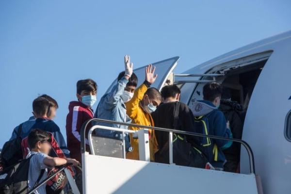 Unaccompanied young asylum seekers en route to Sweden